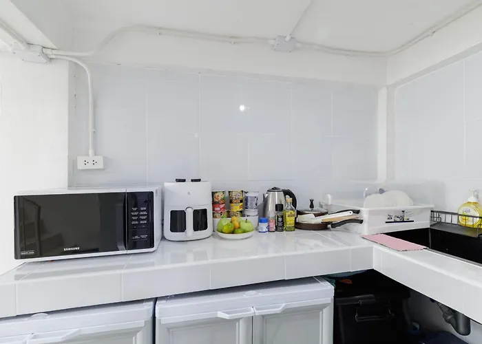 Apartment 72 House & Cafe Bangkok