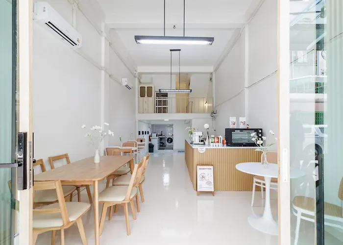 72 House & Cafe Apartment